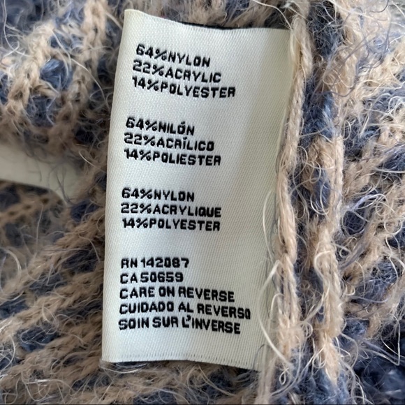 Simply Noelle Poncho - Picture 8 of 9